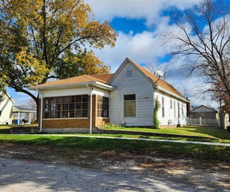 510 S 6th St, Mitchell, IN 47446