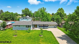 701 Valley View Dr, Scottsbluff, NE 69361