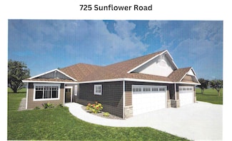725 Sunflower Rd, Brookings, SD 57006