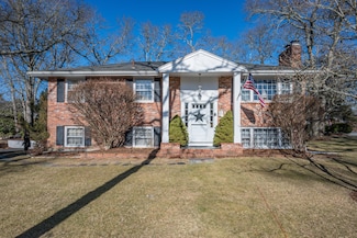 22 Vicksburg Ave, Harwich, MA 02645