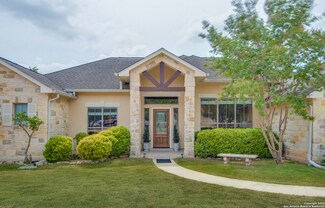 1035 Stirrup Dr, Spring Branch, TX 78070