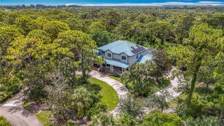 105 NE Charleston Oaks Dr, Port Saint Lucie, FL 34983
