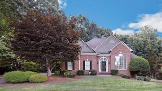 122 Mariner Pointe Ln, Mooresville, NC 28117