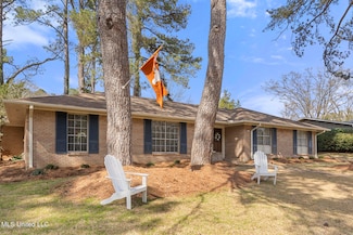 318 Rollingwood Dr, Jackson, MS 39211