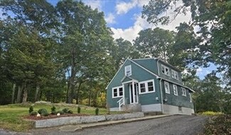 15 Rocky Ave, Tiverton, RI 02878