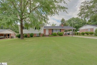 121 Hartsville Dr, Taylors, SC 29687
