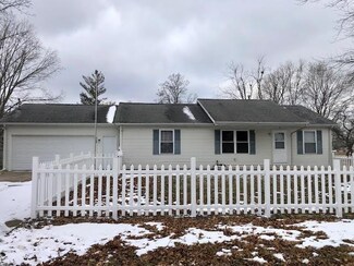309 N 3rd St, Secor, IL 61771