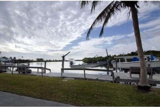 401 Allen Ave, Everglades City, FL 34139