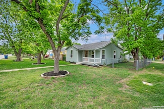 345 Jefferson St W, Kerrville, TX 78028