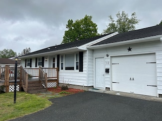 10 Elaine Dr, Pittsfield, MA 01201