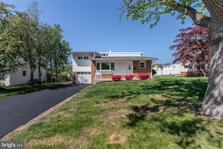 615 Launfall Rd, Plymouth Meeting, PA 19462