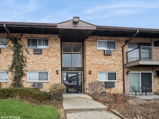 842 E Old Willow Rd Unit 102, Prospect Heights, IL 60070