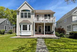 16 Rock Island Rd, Mashpee, MA 2649