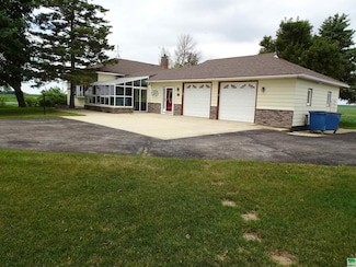 5418 320th St, Sanborn, IA 51248
