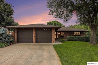 6240 Dogwood Cir, Lincoln, NE 68516