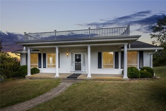 494 E Maitland Ln, New Castle, PA 16105