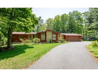 2 Newtowne Way, Chelmsford, MA 01824