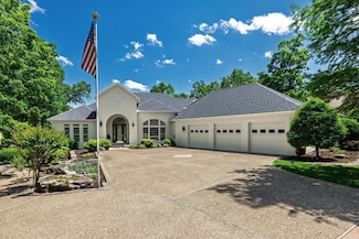 5 Granada Ln, Hot Springs Village, AR 71909