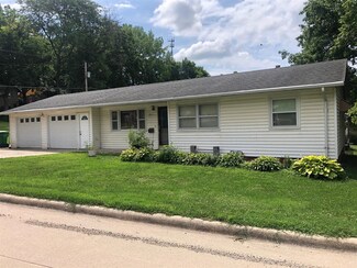 805 15th St, Corning, IA 50841