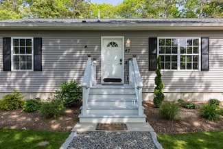 47 Currier Rd, East Falmouth, MA 02536