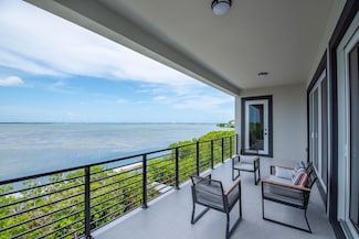 711 W Indies Dr, Summerland Key, FL 33042