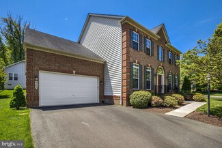 8105 Cottage St, Dunn Loring, VA 22027