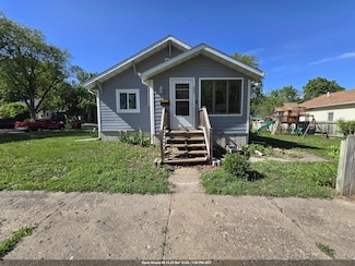 622 W 6th St, Yankton, SD 57078
