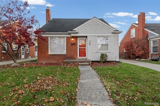 21228 Newcastle Rd, Harper Woods, MI 48225