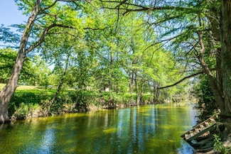 213 Private Road 3820, Utopia, TX 78884