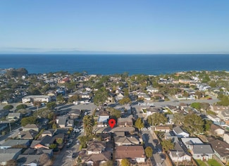 411 7th St, Pacific Grove, CA 93950