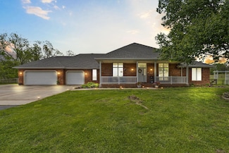 894 Golf Course Rd, Marshfield, MO 65706