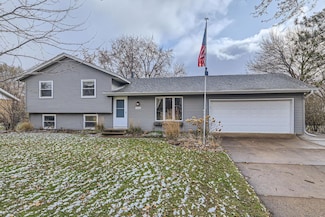 10424 Partridge St NW, Coon Rapids, MN 55433