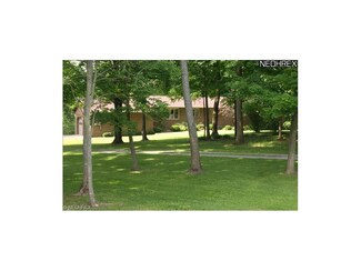 2263 Sharon Hogue Rd, Masury, OH 44438