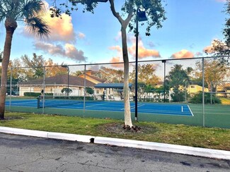 200 Palm Cir W Unit 202, Pembroke Pines, FL 33025