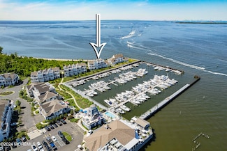 8 Lighthouse Point Rd Unit 703, Highlands, NJ 07732