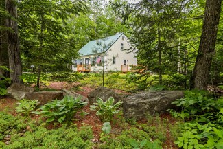 5 S Hope Rd, Rockport, ME 04856