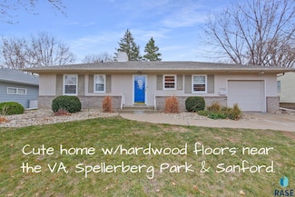 2700 W Wood Dr, Sioux Falls, SD 57105