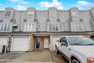 42 Girard St, Staten Island, NY 10307