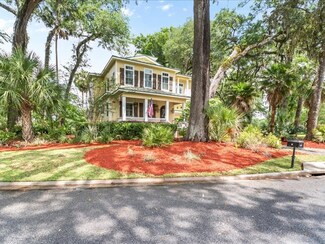 32 Preserve Trail, Waverly, GA 31565