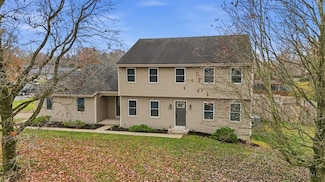 7197 Braemer Ln, West Chester, OH 45069