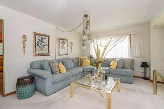 8164 W Muriel Place, Milwaukee, WI 53218