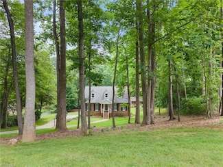 498 Farmstead Rd, Winston Salem, NC 27107