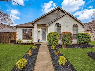 7008 Bentley Ave, Fort Worth, TX 76137