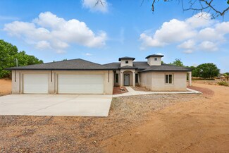 1688 Sichler Rd, Los Lunas, NM 87031