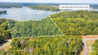 13820 Girl Scout Rd, Charlotte, NC 28278
