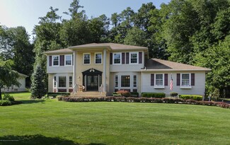 15 Terence Dr, Manalapan, NJ 07726