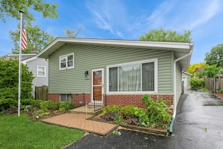 646 W Babcock Ave, Elmhurst, IL 60126