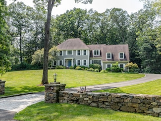 89 Iron Ore Hill Rd, Bridgewater, CT 06752