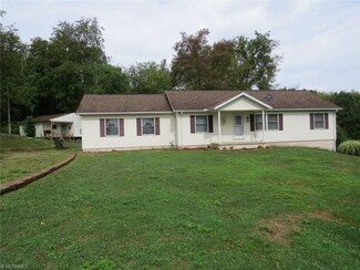 280 E Market St, Leesville, OH 44639