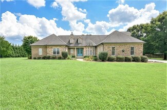 2420 Krista Kim Dr, High Point, NC 27265